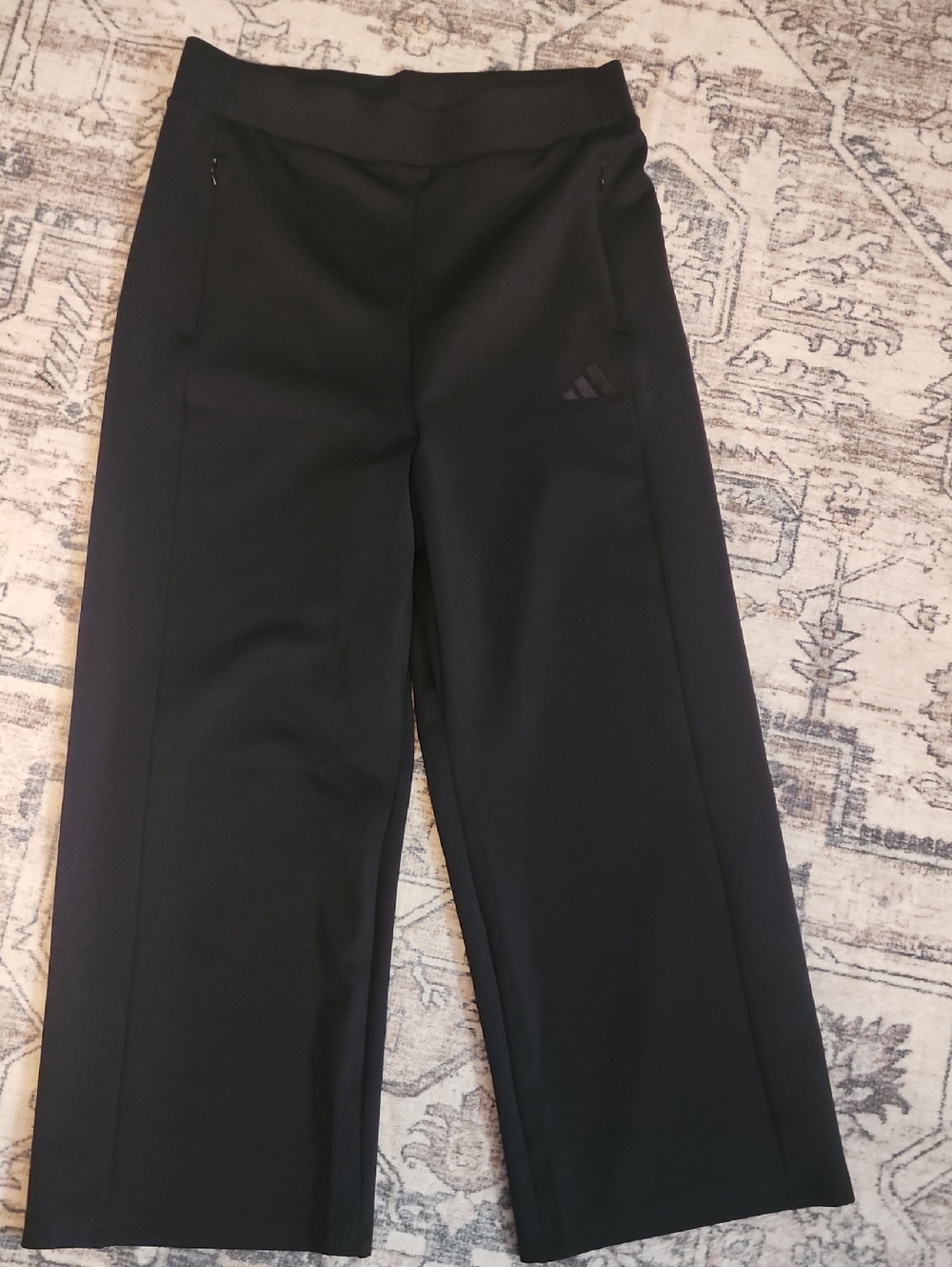 New Adidas Never Worn Womens L Black Wide-Leg Training Pants. Never Worn No Tags
